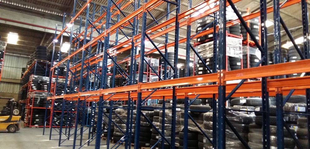 A Tubomar acaba de entregar mais um projeto de sucesso na região do Vale do Itajaí, para nossa empresa parceira CANTU. Realizamos toda a parte de projeto estrutura, bem como entrega e montagem da estrutura de porta pallets para armazenamento de pneus de marcas variadas, no galpão de estoque. Faça como a CANTU e seja uma empresa parceira da Tubomar. 